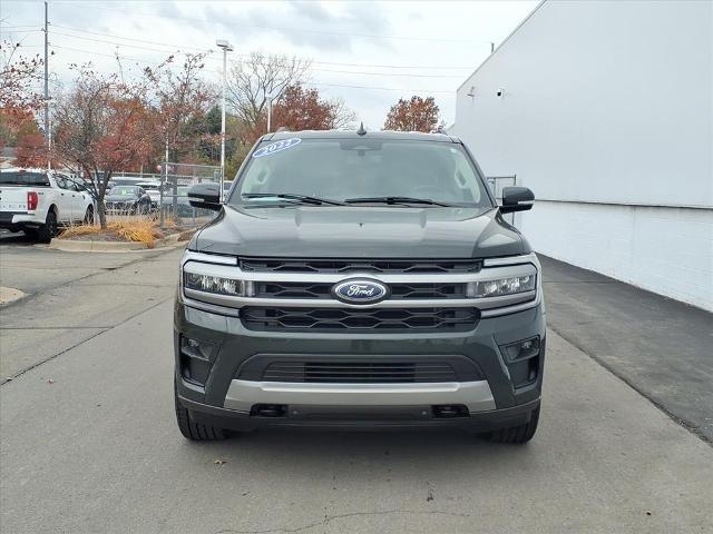 2022 Ford Expedition XLT photo 2