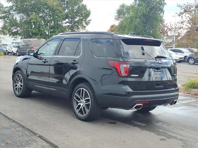 2017 Ford Explorer Sport photo 2