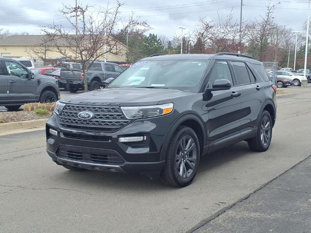 2023 Ford Explorer XLT photo 3