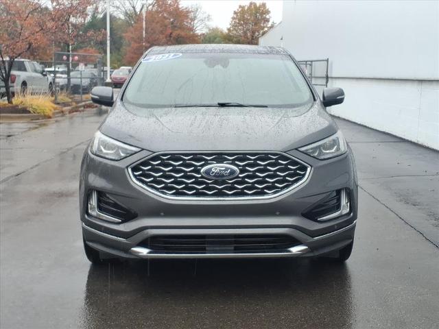 2021 Ford Edge Titanium photo 2