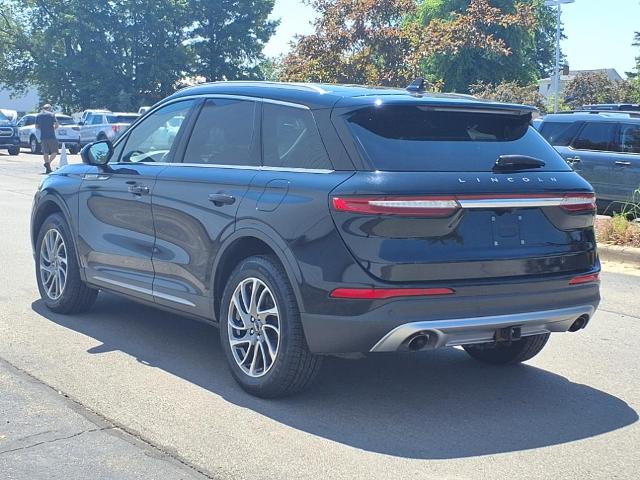 2022 Lincoln Corsair Standard photo 4