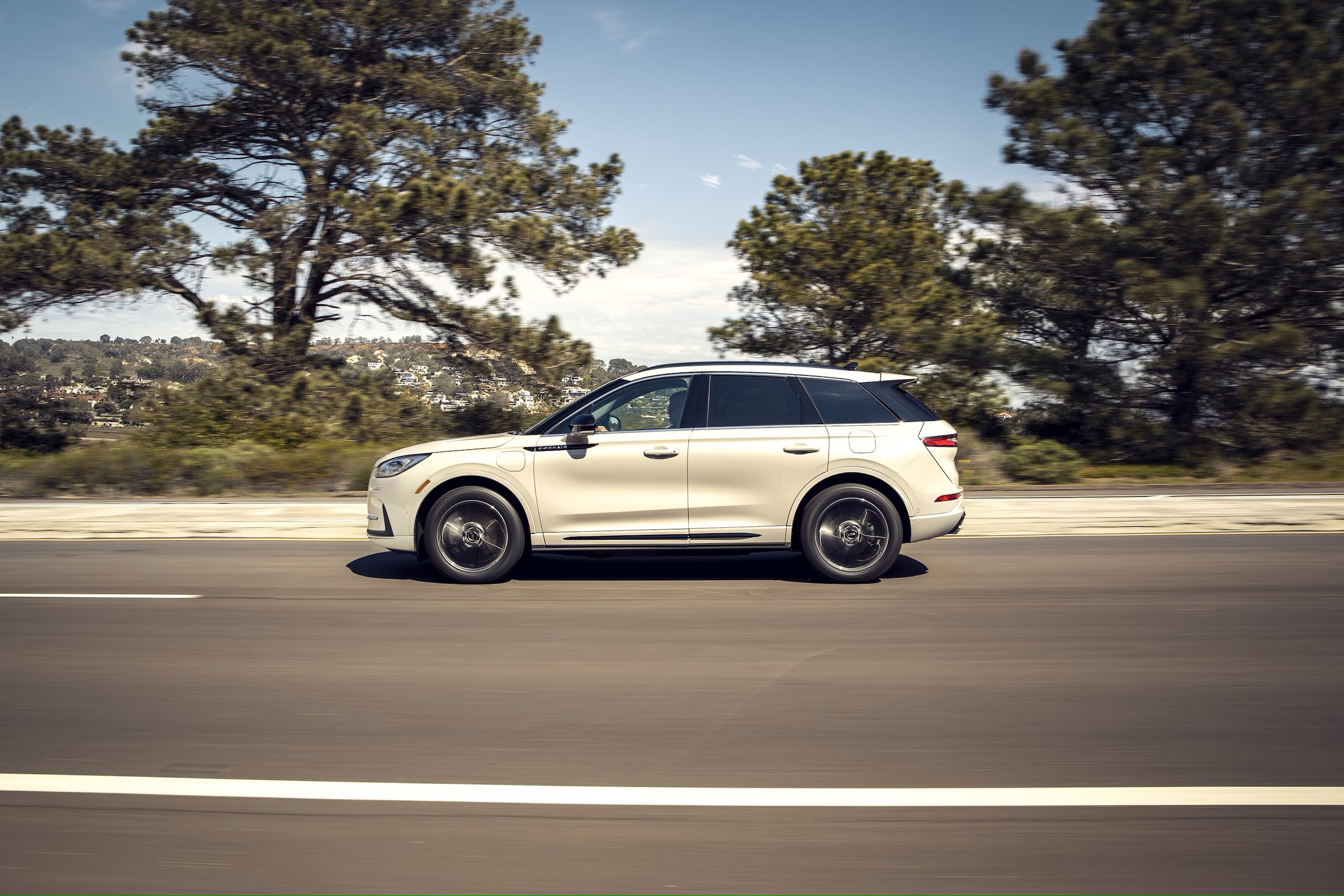 2025 Lincoln Corsair: Deluxe, Performance, and Cutting-Edge Technology for a Superior Driving Experience thumbnail