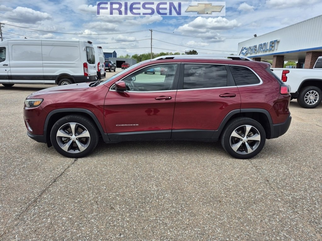 Used 2019 Jeep Cherokee Limited with VIN 1C4PJLDB0KD380865 for sale in Sutton, NE