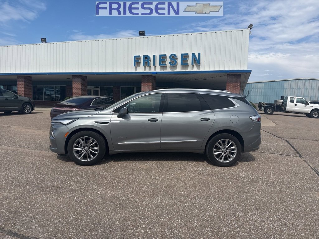2023 Buick Enclave Avenir photo 2