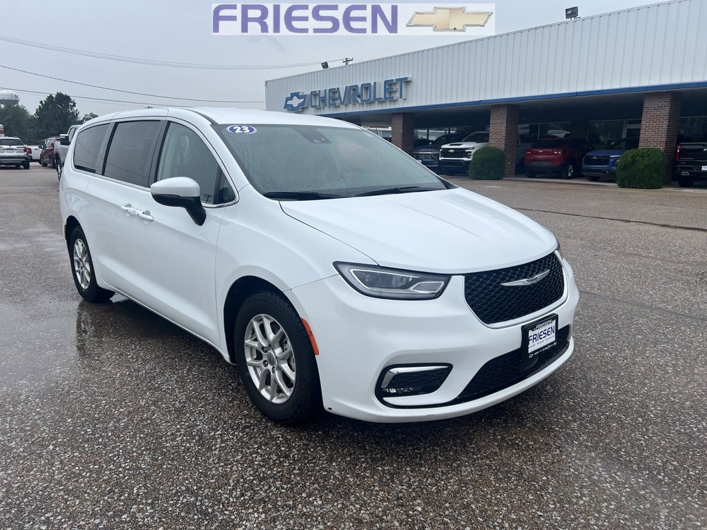 Used 2023 Chrysler Pacifica Touring L with VIN 2C4RC1BGXPR621342 for sale in Sutton, NE