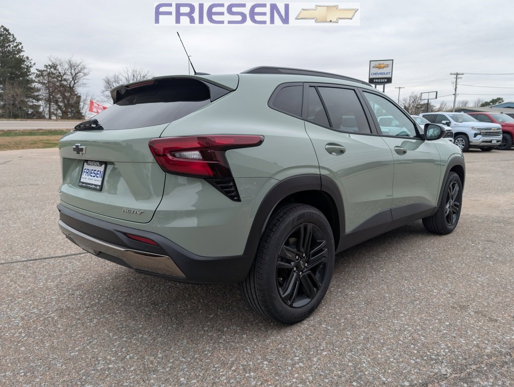 2026 Chevrolet Trax ACTIV photo 2