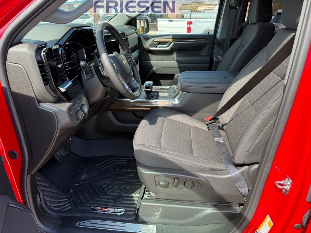 2025 Chevrolet Silverado 1500 LT - Photo 14