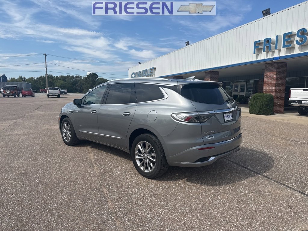 2023 Buick Enclave Avenir photo 3