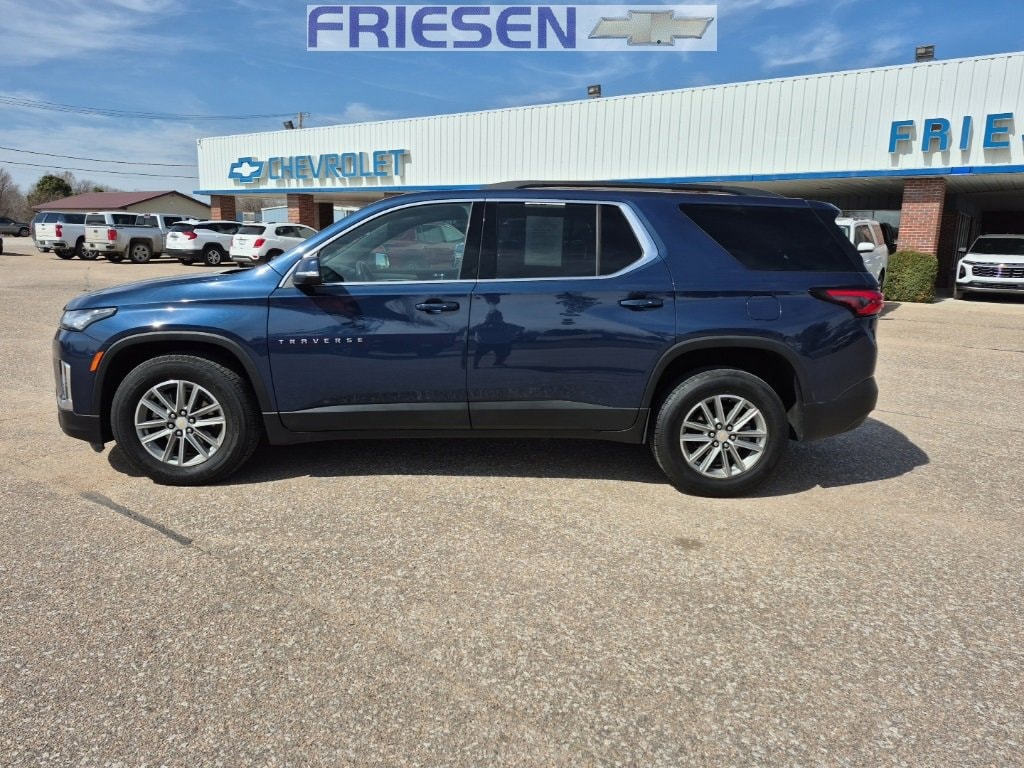 Used 2023 Chevrolet Traverse 1LT with VIN 1GNEVGKW4PJ136368 for sale in Sutton, NE