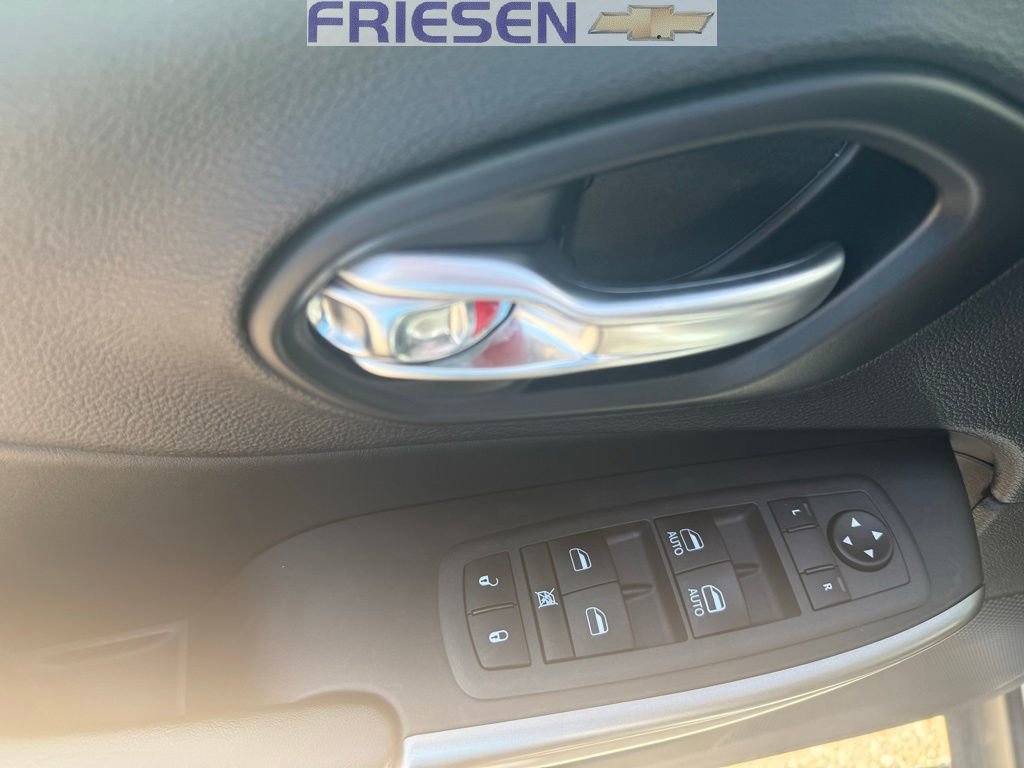 2021 Jeep Cherokee Latitude Lux - Photo 11