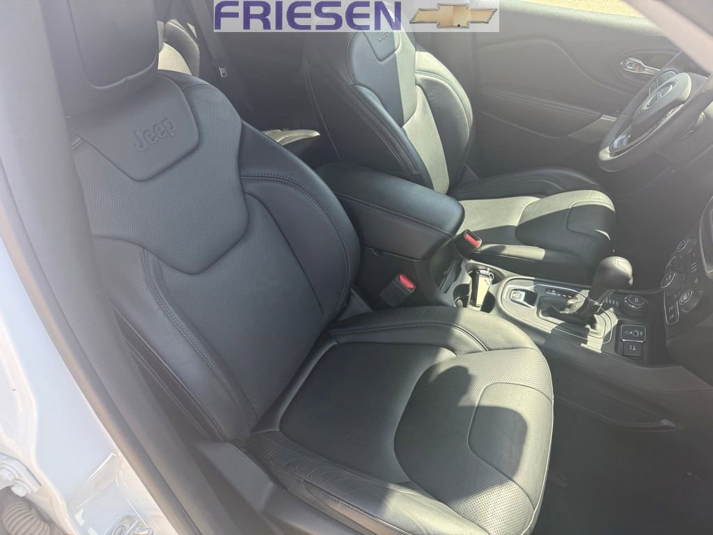2021 Jeep Cherokee Latitude Lux - Photo 24