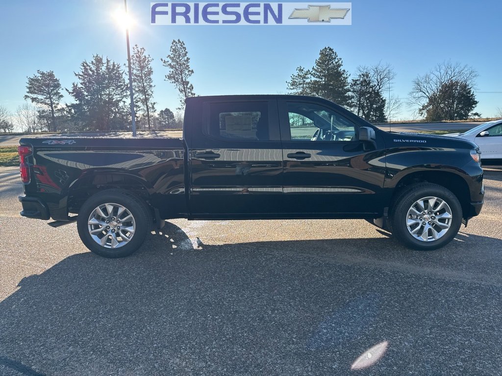 2026 Chevrolet Silverado 1500 Custom photo 4