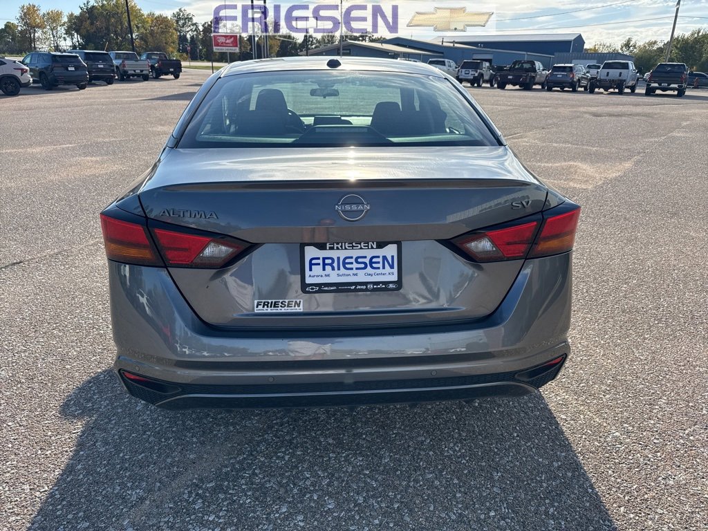 2024 Nissan Altima 2.5 SV photo 3