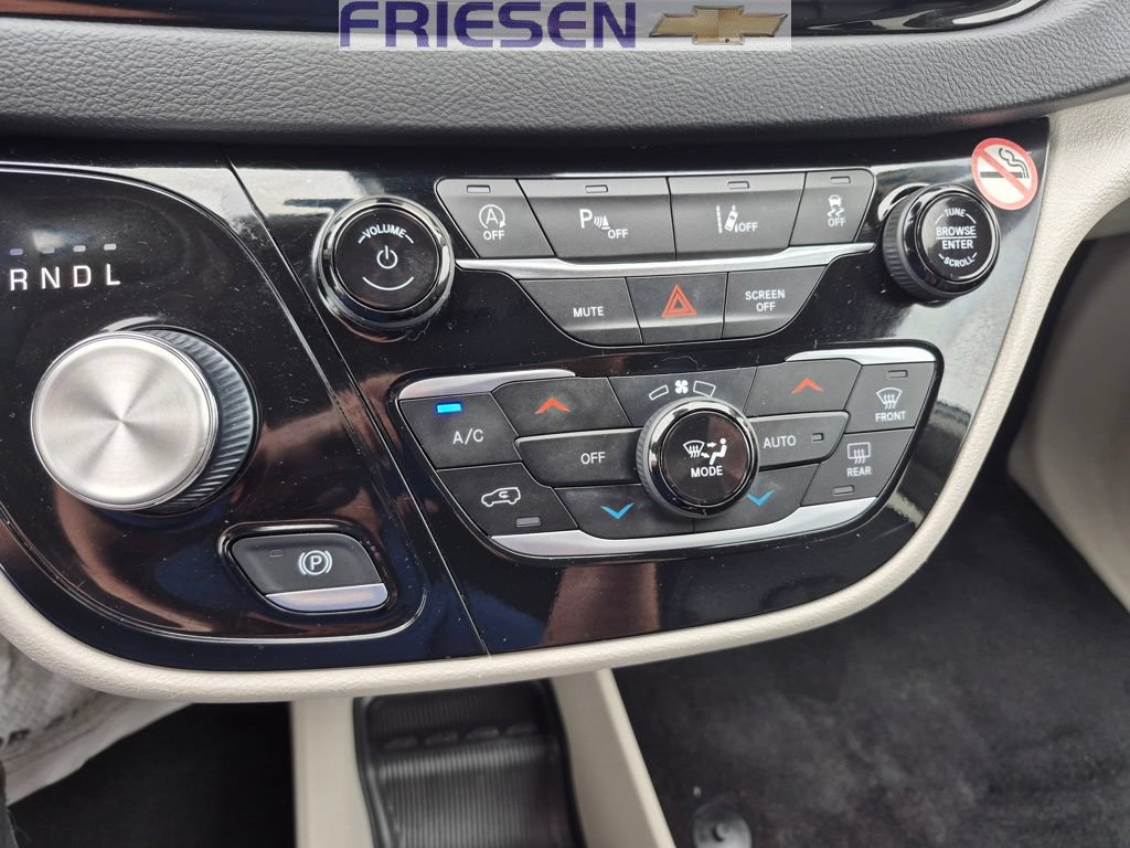 2023 Chrysler Pacifica Touring L - Photo 20