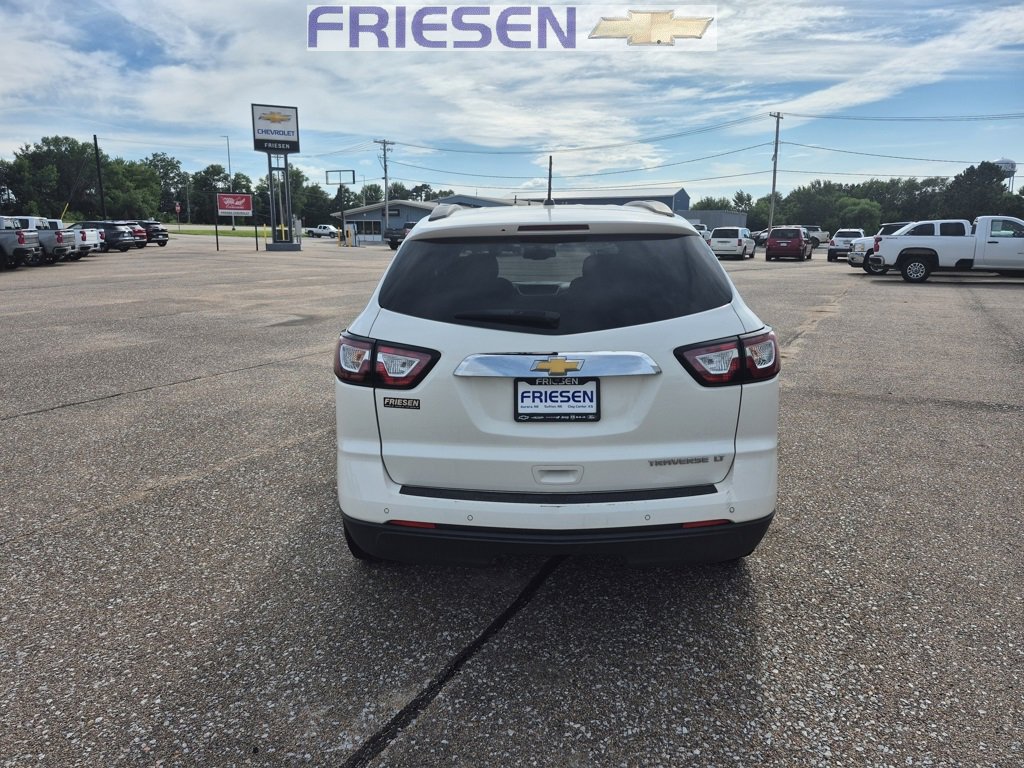 2015 Chevrolet Traverse 2LT photo 3