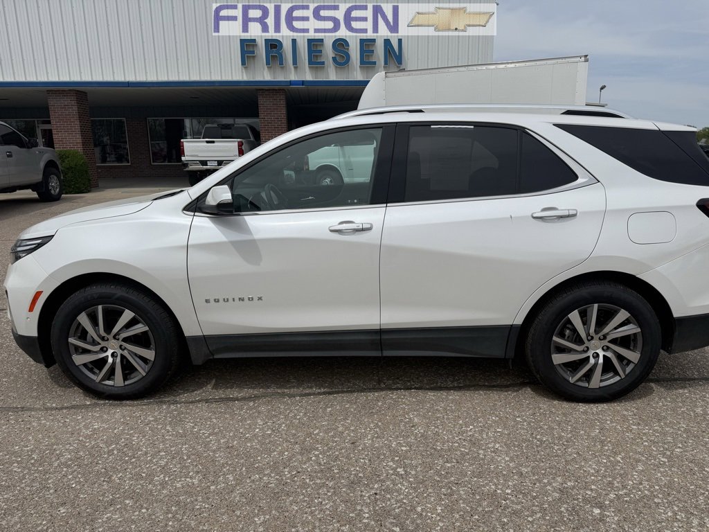 Used 2022 Chevrolet Equinox Premier with VIN 3GNAXXEV5NS198756 for sale in Sutton, NE
