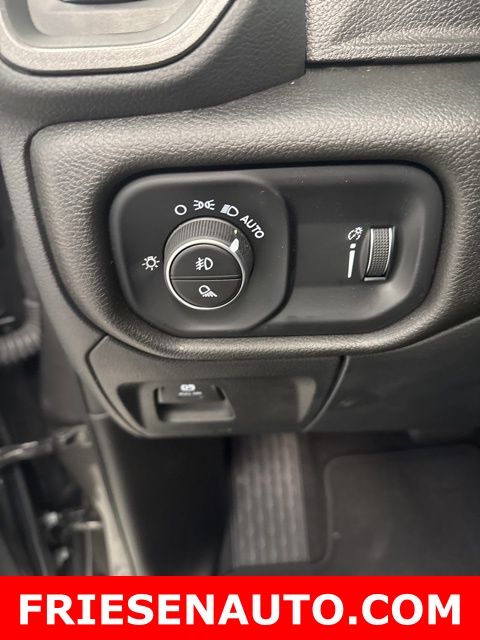 2025 RAM 1500 Tradesman - Photo 12