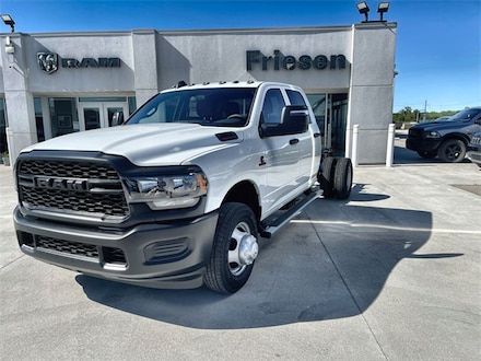 2024 Ram 3500 Chassis Cab 3500 TRADESMAN CREW CAB CHASSIS 4X4 60' CA Pickup