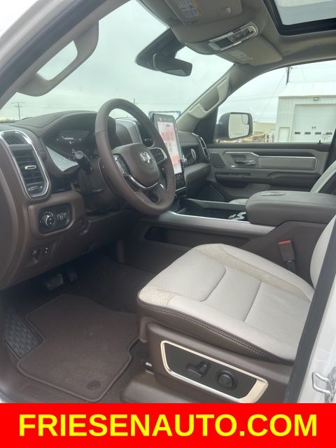 2026 RAM 1500 Laramie - Photo 15