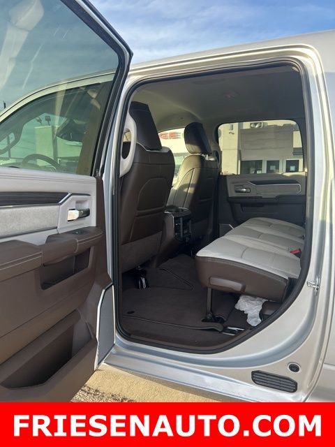 2026 RAM 3500 Laramie - Photo 13