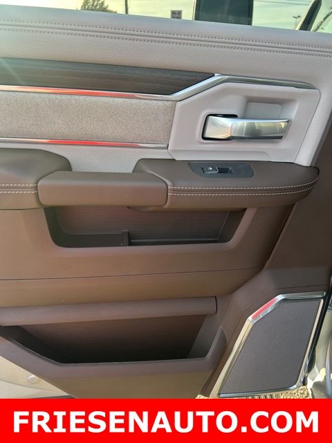 2026 RAM 3500 Laramie - Photo 14