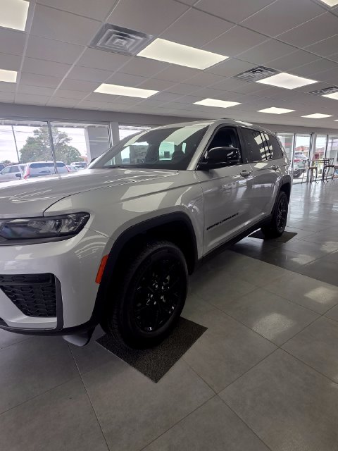 New 2026 Jeep Grand Cherokee L LAREDO 4X4 Sport Utility