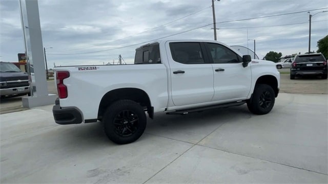 Used 2021 Chevrolet Silverado 1500 LT Trail Boss with VIN 3GCPYFEL0MG298225 for sale in Clay Center, KS