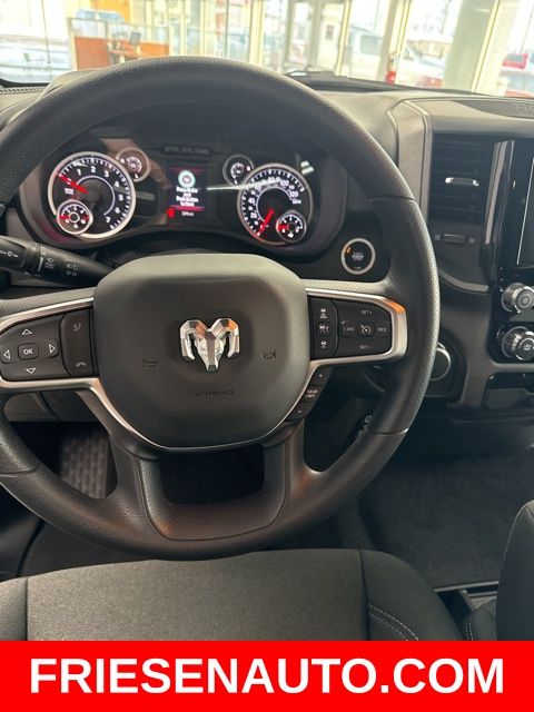 2025 RAM 1500 Tradesman - Photo 13