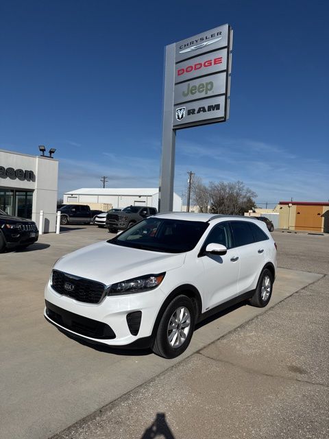 Used 2020 Kia Sorento LX with VIN 5XYPGDA38LG659825 for sale in Clay Center, KS