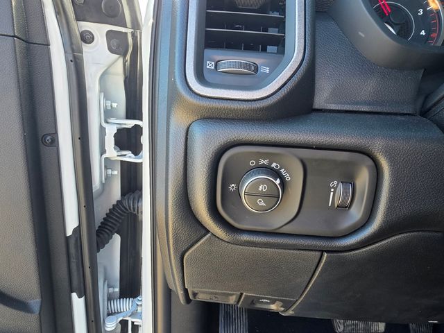 2026 RAM 3500 Tradesman - Photo 13