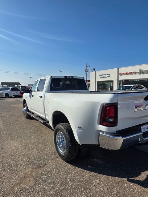 2026 RAM 3500 Tradesman - Photo 6