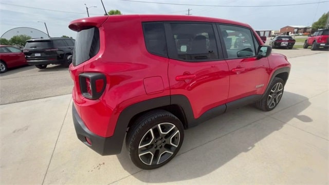 Used 2020 Jeep Renegade Jeepster with VIN ZACNJBAB2LPL77780 for sale in Clay Center, KS