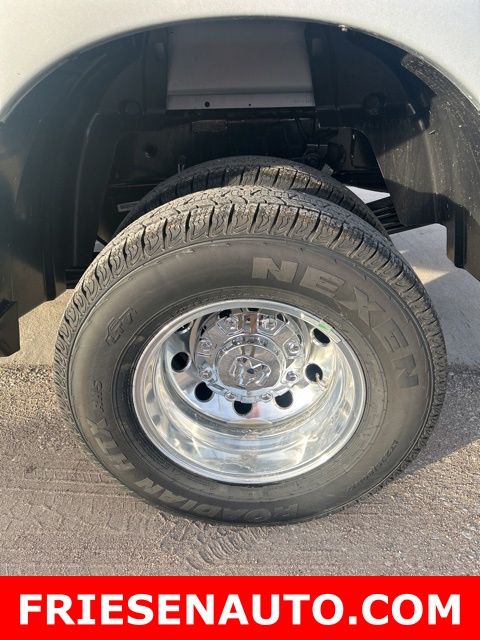 2026 RAM 3500 Laramie - Photo 10