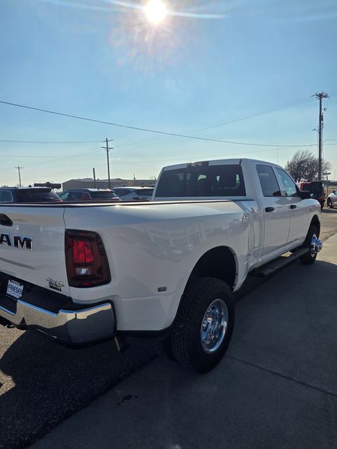 2026 RAM 3500 Tradesman - Photo 7