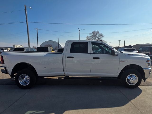 2026 RAM 3500 Tradesman - Photo 8