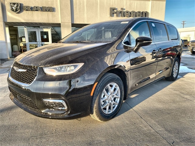 2025 Chrysler Pacifica Passenger Van 