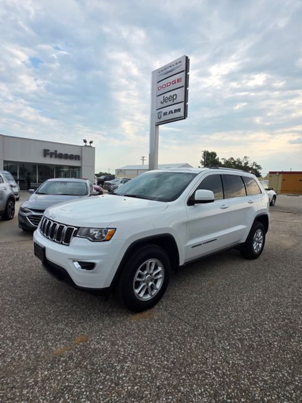 Used 2020 Jeep Grand Cherokee Laredo SUV