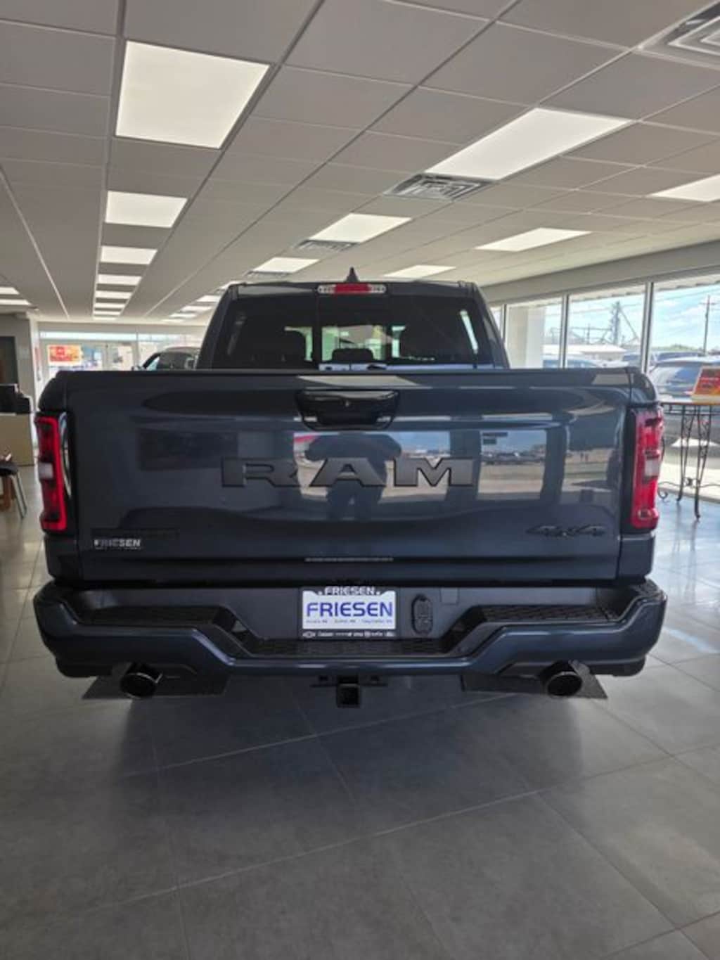 New 2027 Ram 1500 BIG HORN CREW CAB 4X4 5'7 BOX Pickup