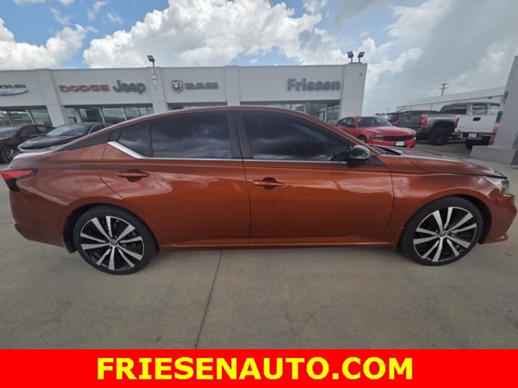 Used 2022 Nissan Altima 2.5 SR Sedan