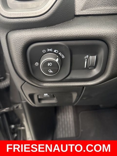 2025 RAM 1500 Tradesman - Photo 12