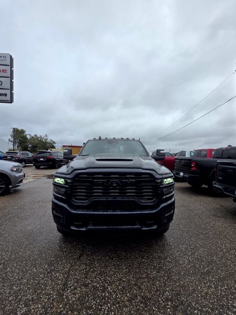 New 2026 Ram 2500 BLACK EXPRESS CREW CAB 4X4 6'4 BOX Pickup