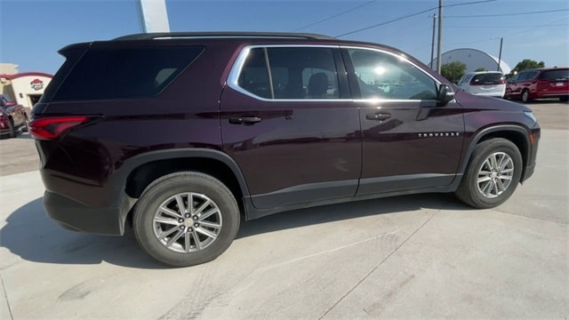 Used 2022 Chevrolet Traverse 1LT with VIN 1GNERGKW6NJ138303 for sale in Clay Center, KS