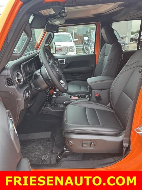 2025 Jeep Wrangler 4-Door Sahara - Photo 8