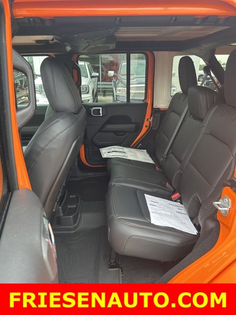 2025 Jeep Wrangler 4-Door Sahara - Photo 9