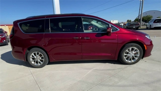 Used 2021 Chrysler Pacifica Touring L with VIN 2C4RC1BGXMR501200 for sale in Clay Center, KS