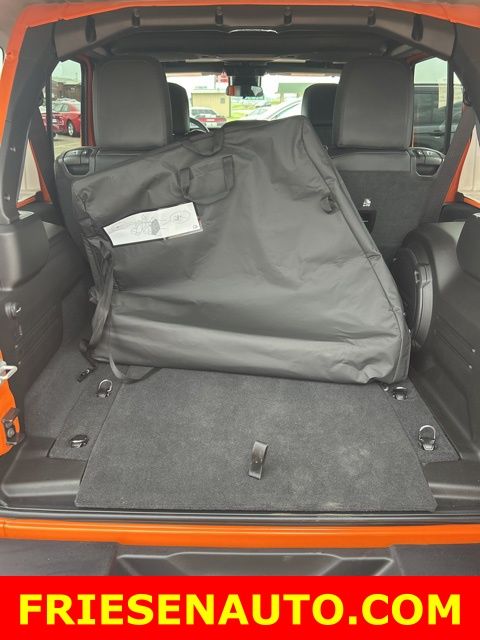 2025 Jeep Wrangler 4-Door Sahara - Photo 6