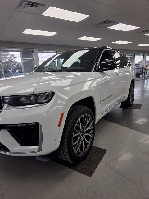 New 2027 Jeep Grand Cherokee L 3 Row SUMMIT 4X4 Sport Utility