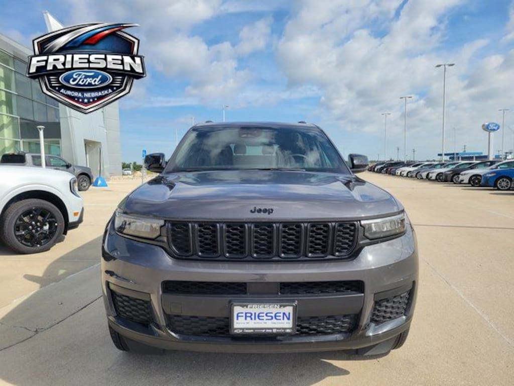 Used 2024 Jeep Grand Cherokee L Laredo SUV