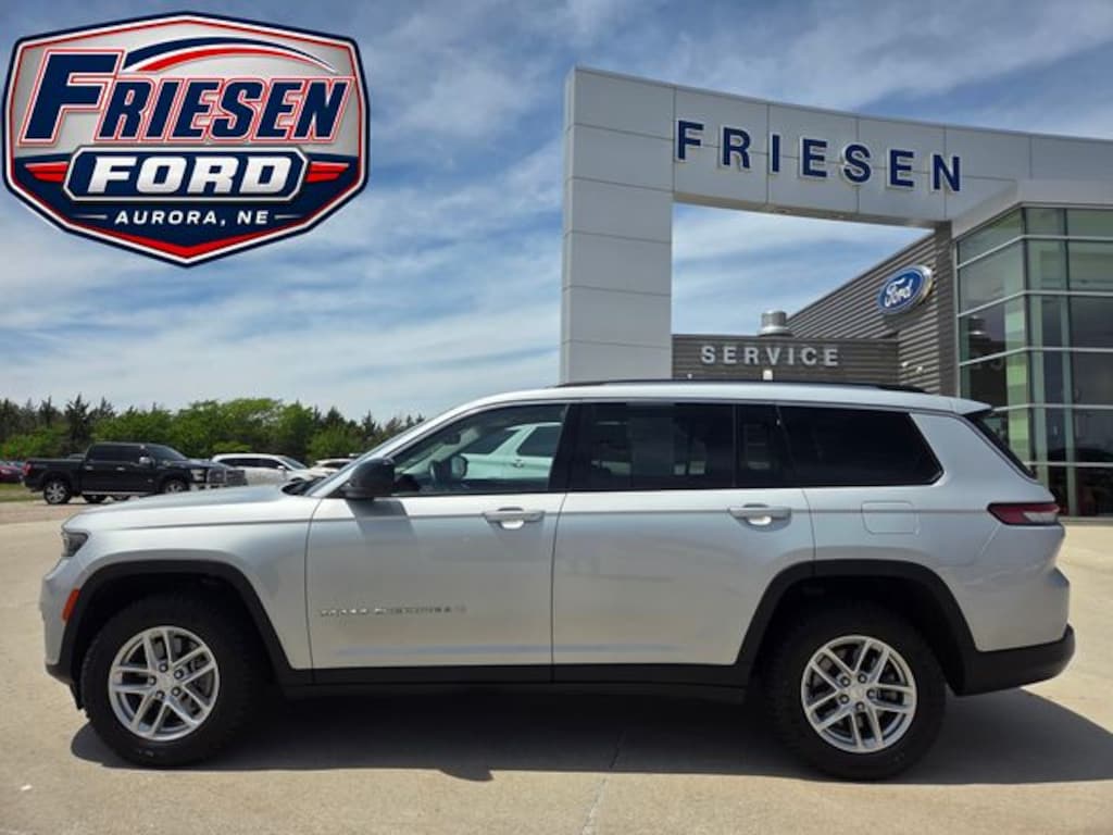 Used 2022 Jeep New Grand Cherokee Laredo SUV