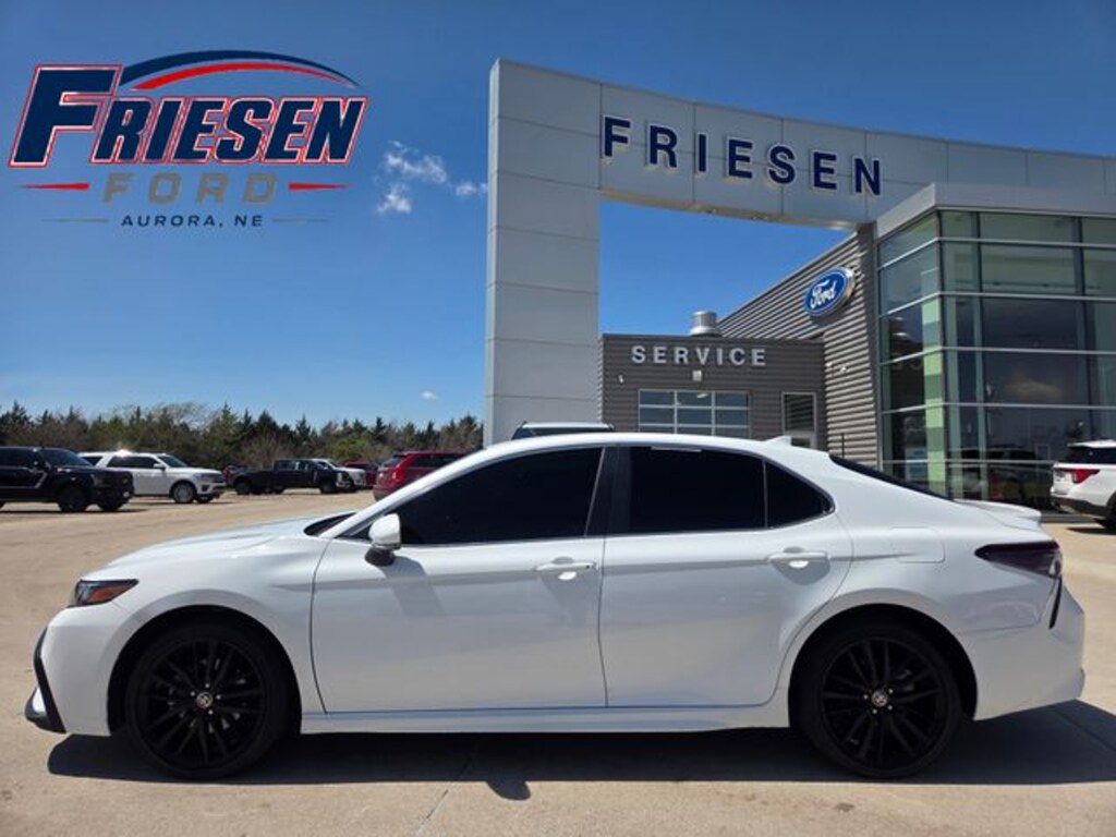 Used 2022 Toyota Camry SE Sedan